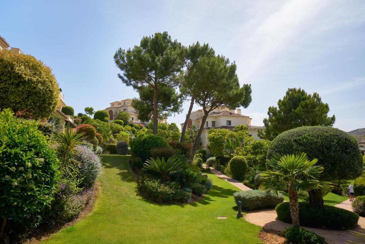 Capanes Del Golf Apartment Benahavis Exterior photo